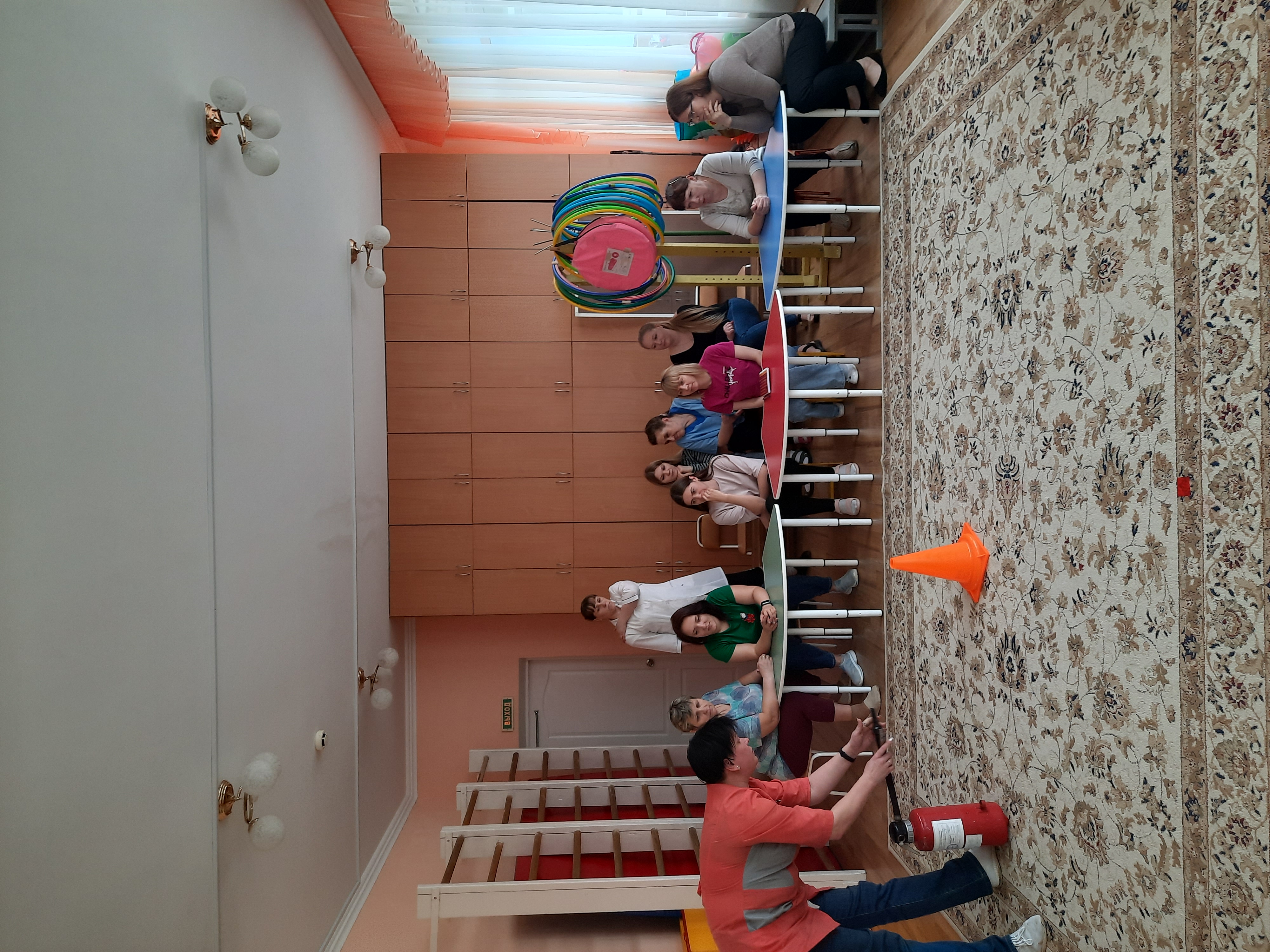 Занятие по обучению пользованию первичными средствами пожаротушения